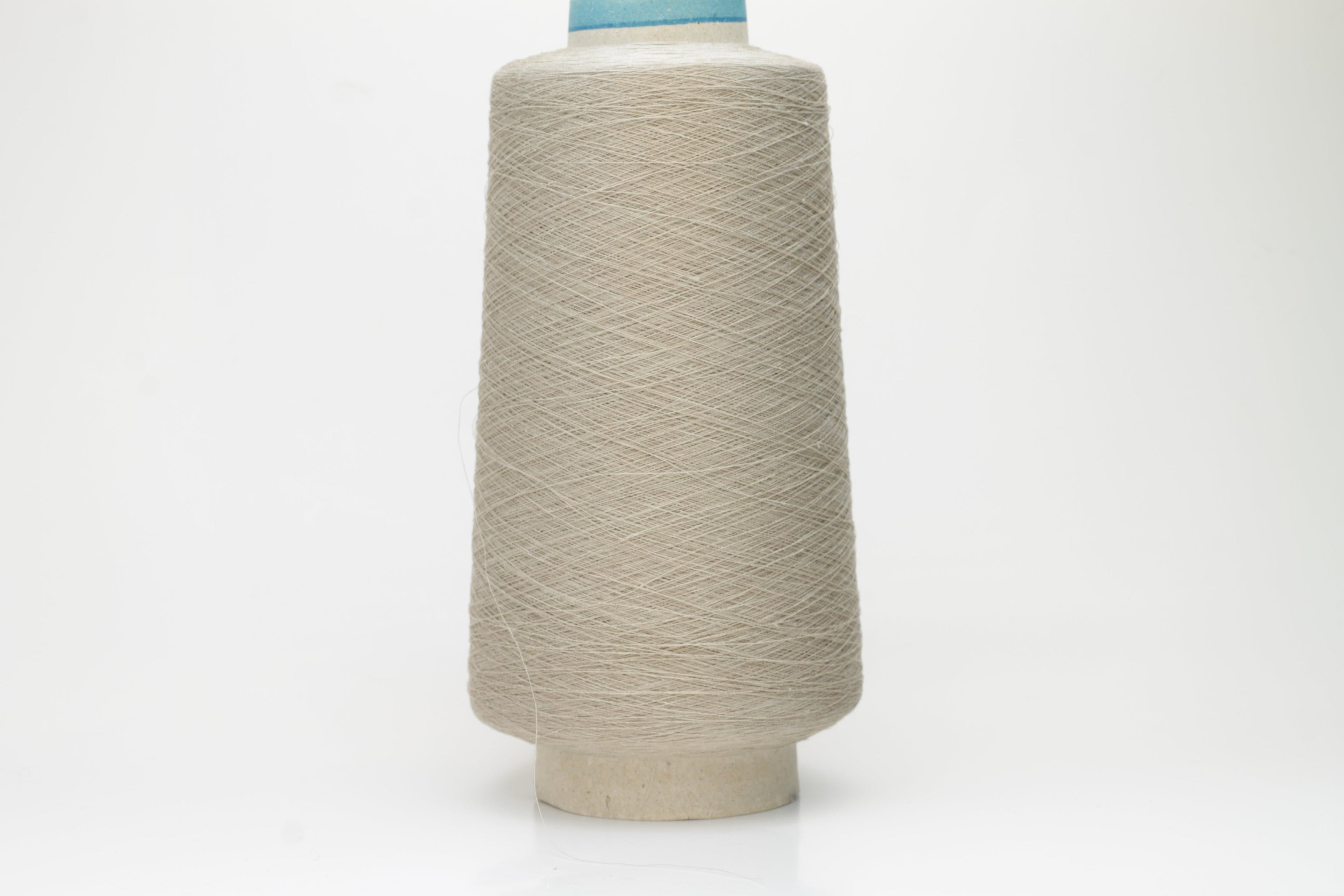 Celine, Nm 2/93, 90% Lino yarn , 10% Silk yarn, SESIA, Beige. Per 100 gr