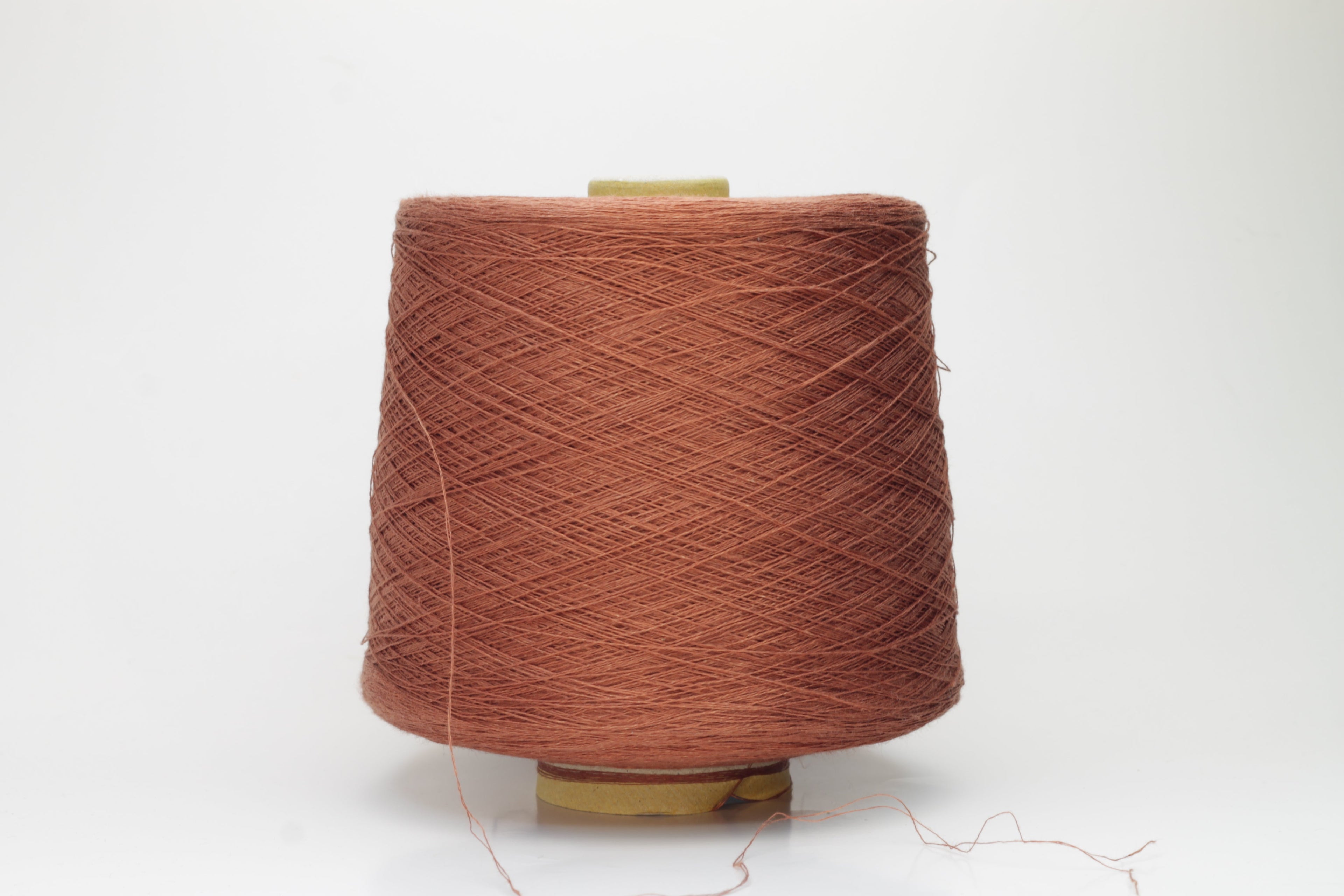 Lino yarn 100%, Nm 2/26, Loro Piana yarn on cone, Color Bronze. Per 100 gr