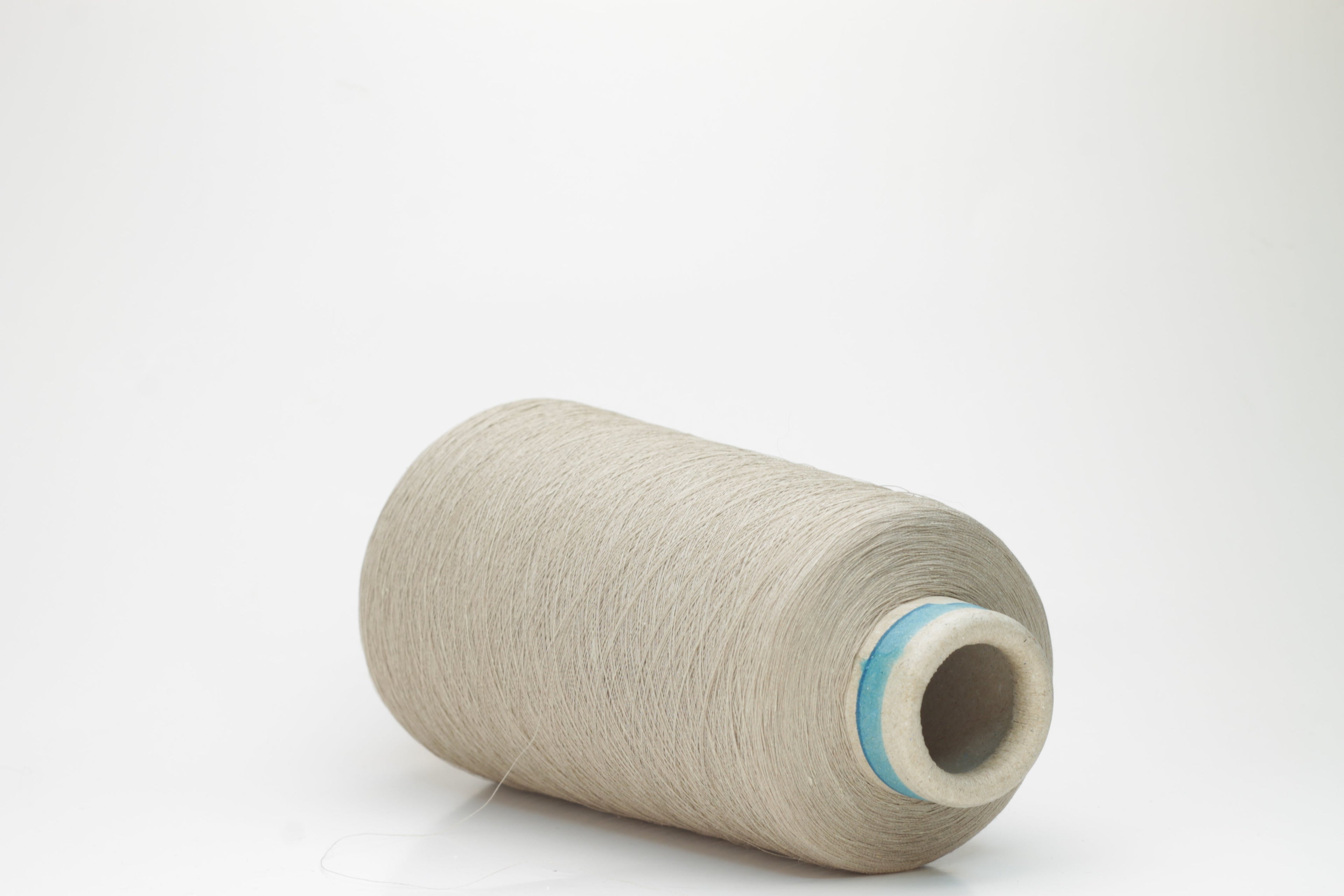 Celine, Nm 2/93, 90% Lino yarn , 10% Silk yarn, SESIA, Beige. Per 100 gr