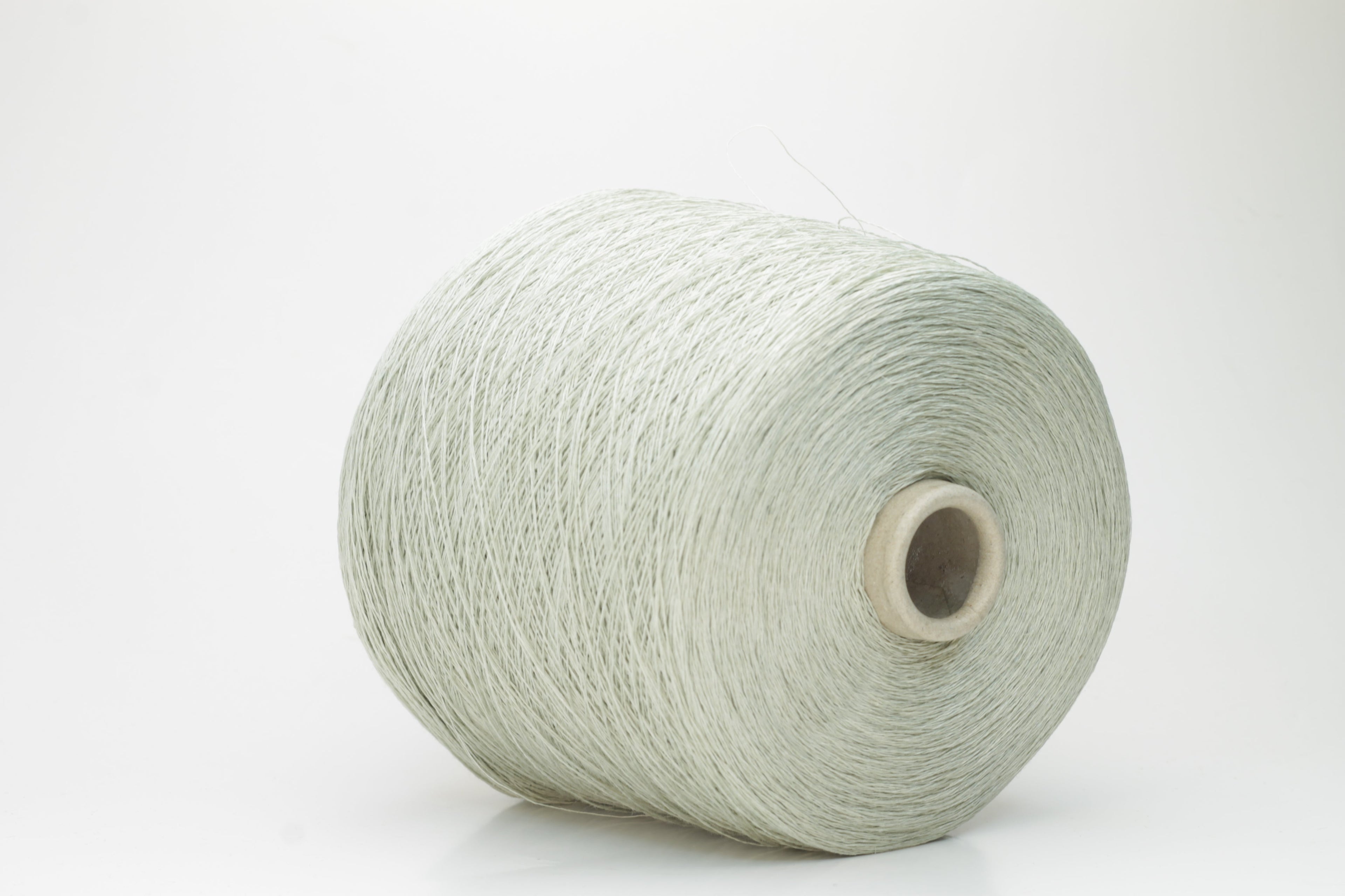 Lino yarn 100%, Nm 2/18, Loro Piana yarn on cone, Color Sage. Per 100 gr
